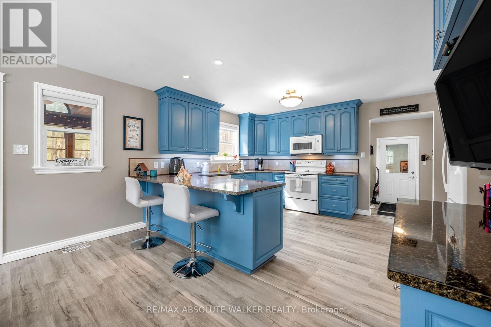 184 CHARMONT WAY Image 10