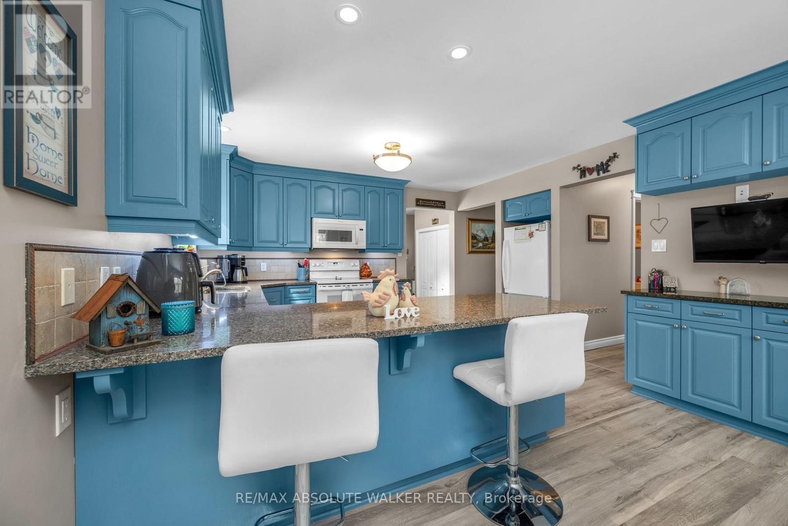 184 CHARMONT WAY Image 11