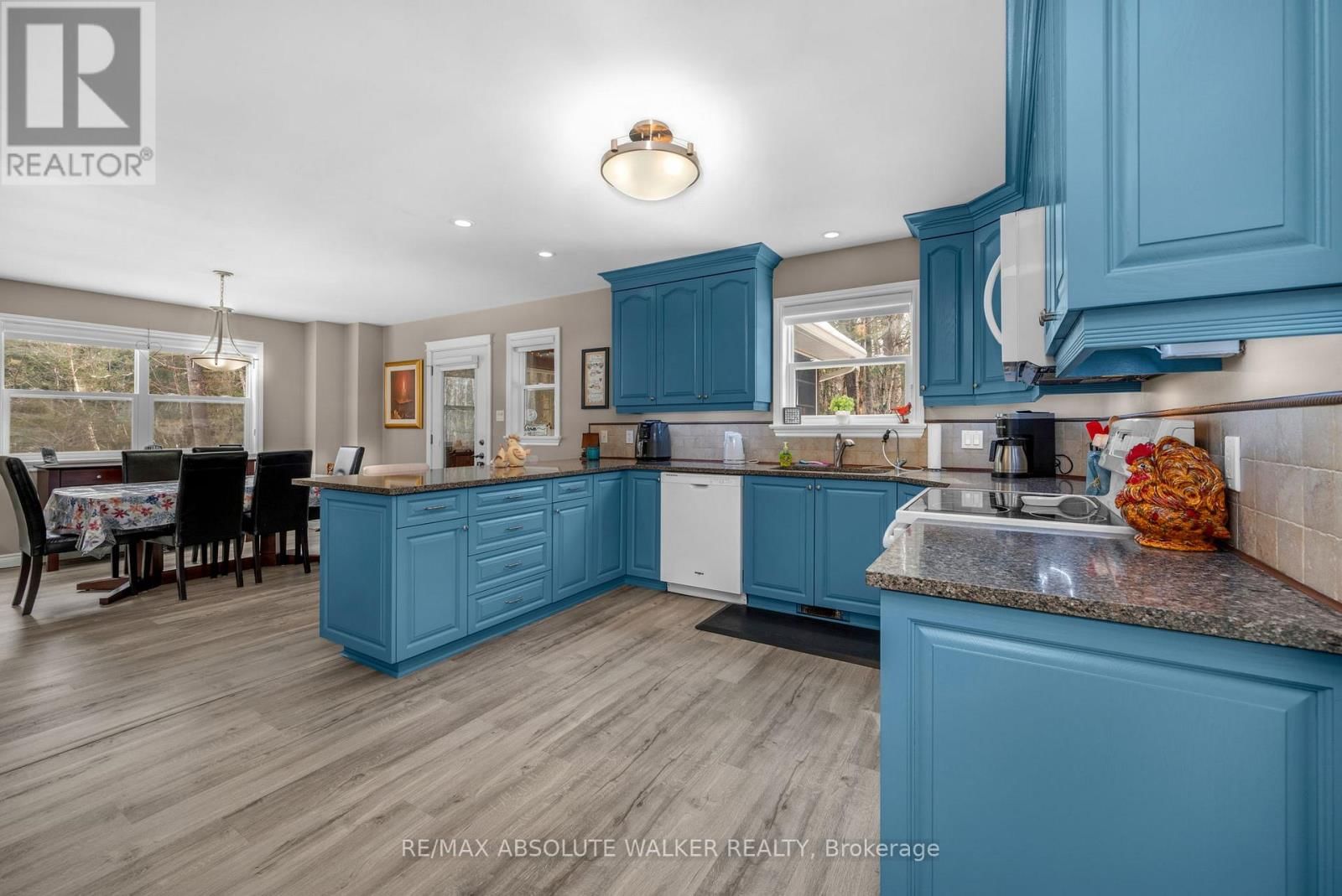 184 CHARMONT WAY Image 12