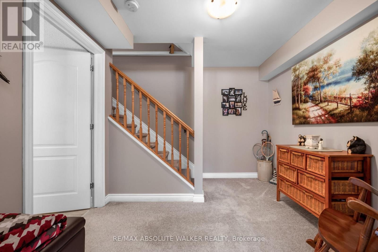 184 CHARMONT WAY Image 28