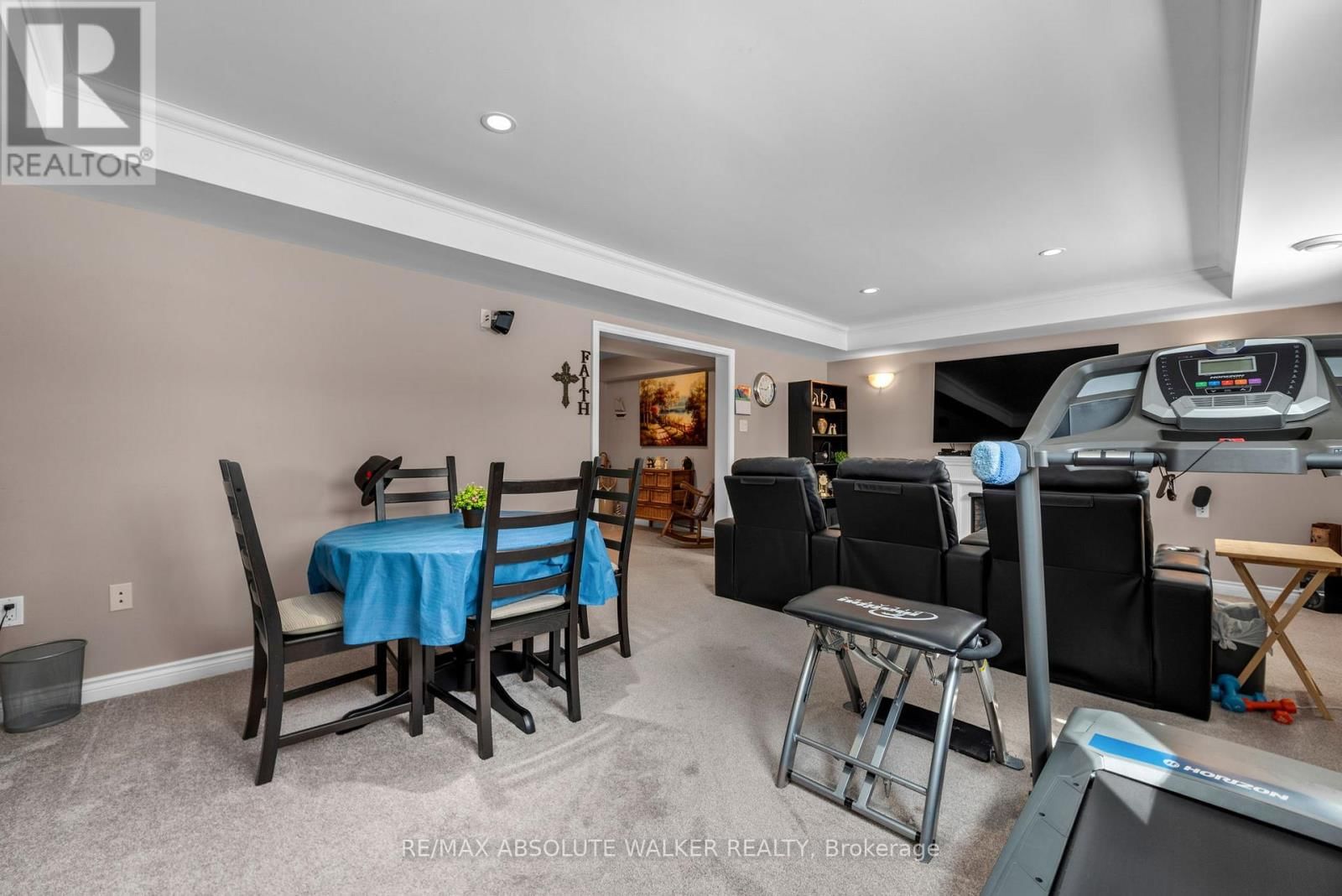 184 CHARMONT WAY Image 32