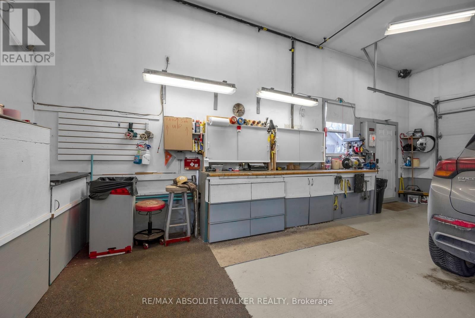 184 CHARMONT WAY Image 35