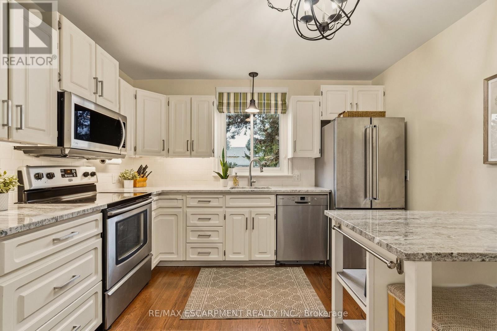 38 PARKER AVENUE Image 15