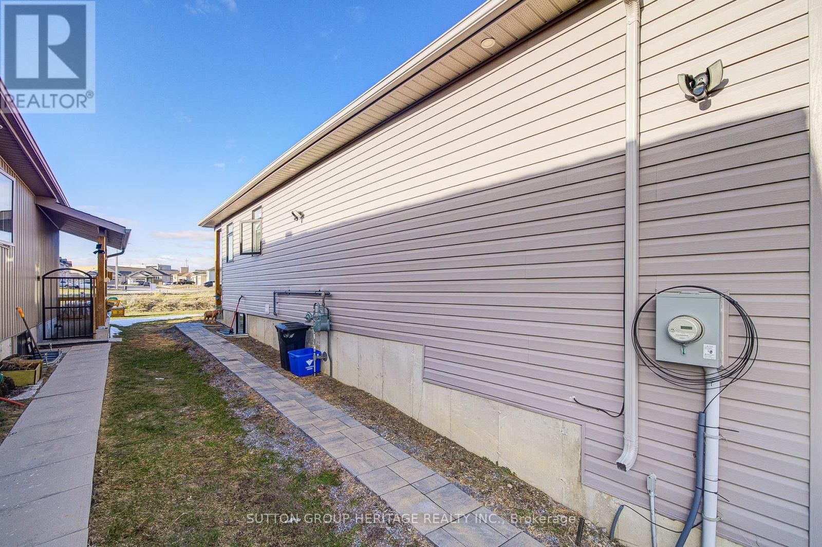 42 MCFARLAND DRIVE Image 17