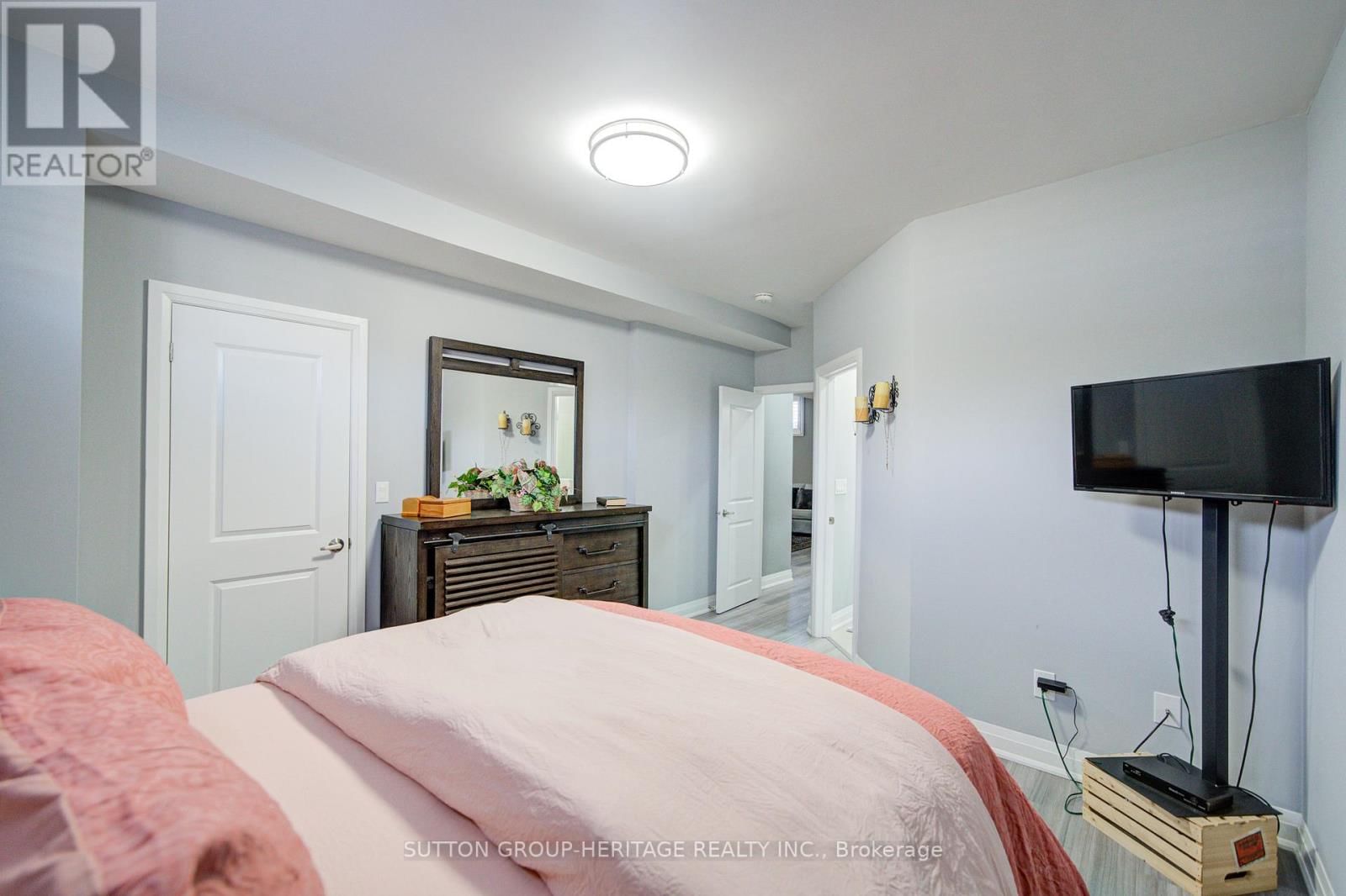 42 MCFARLAND DRIVE Image 28