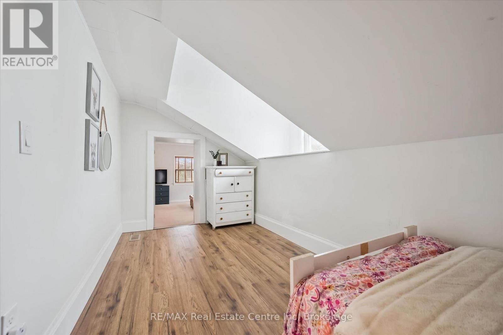 200 ST GEORGE STREET EAST Image 35