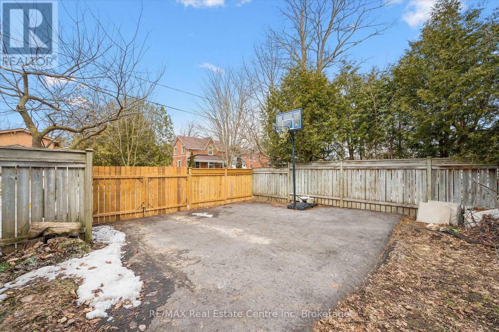 200 ST GEORGE STREET EAST Image 45