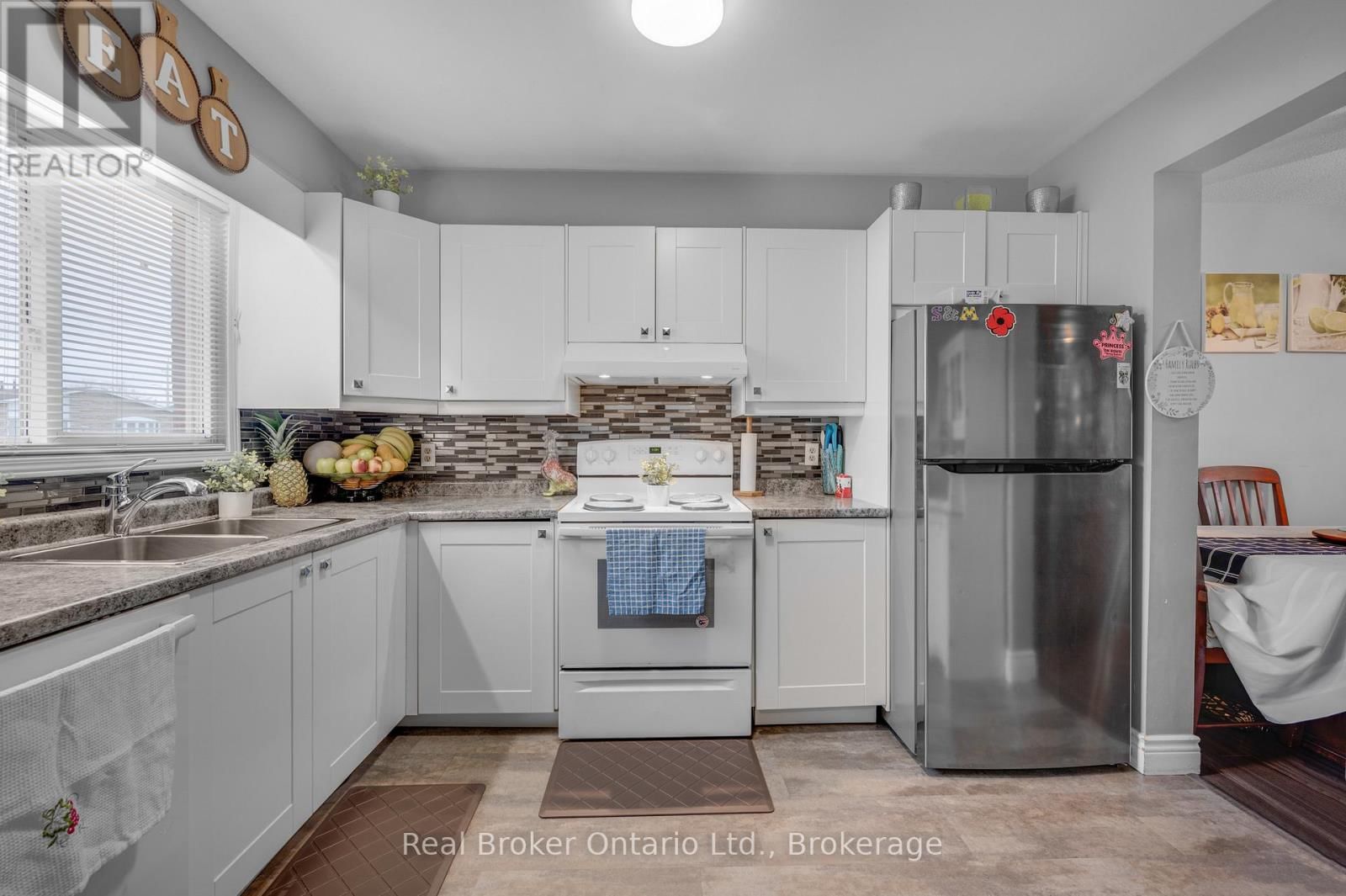 5 - 65 DORCHESTER BOULEVARD Image 6