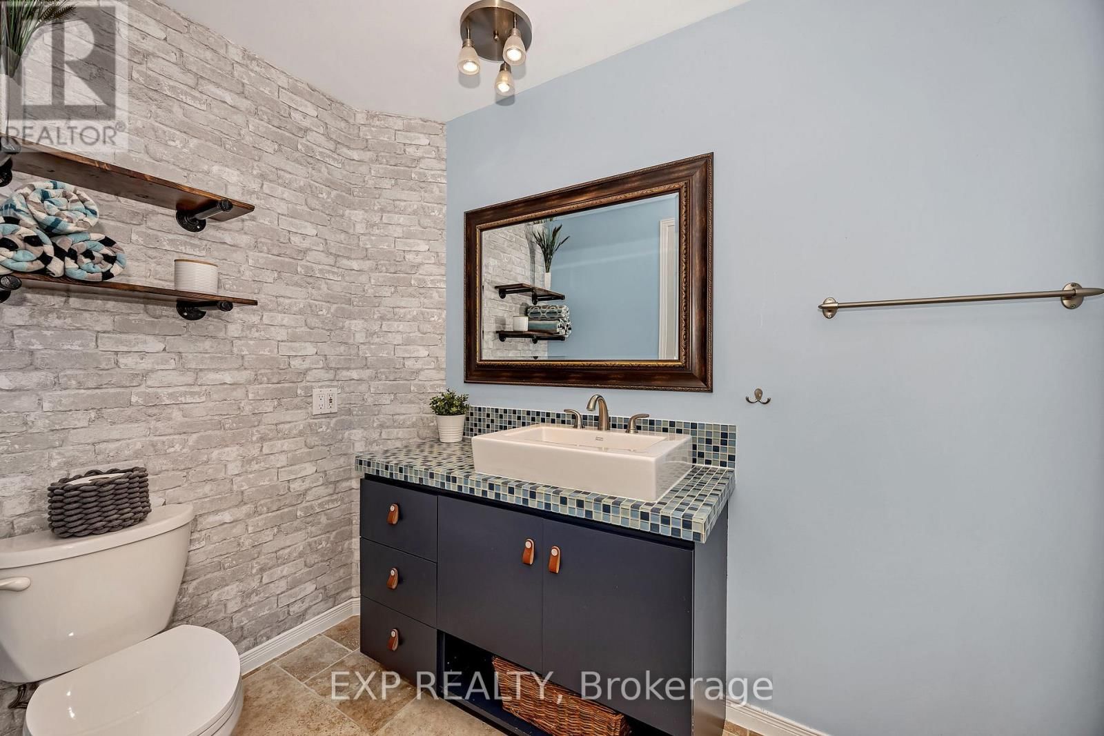 806 LAVAL STREET Image 19