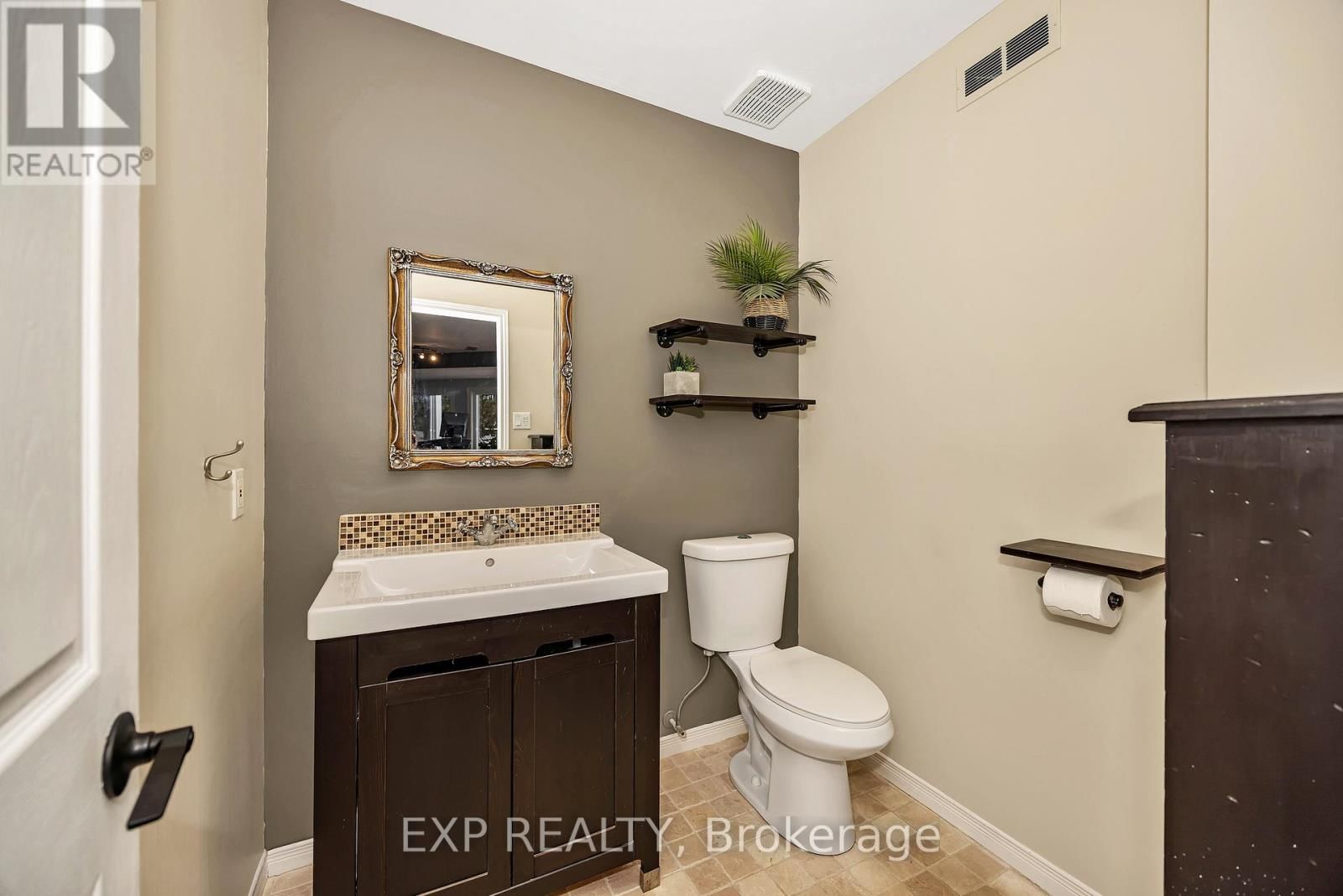 806 LAVAL STREET Image 27