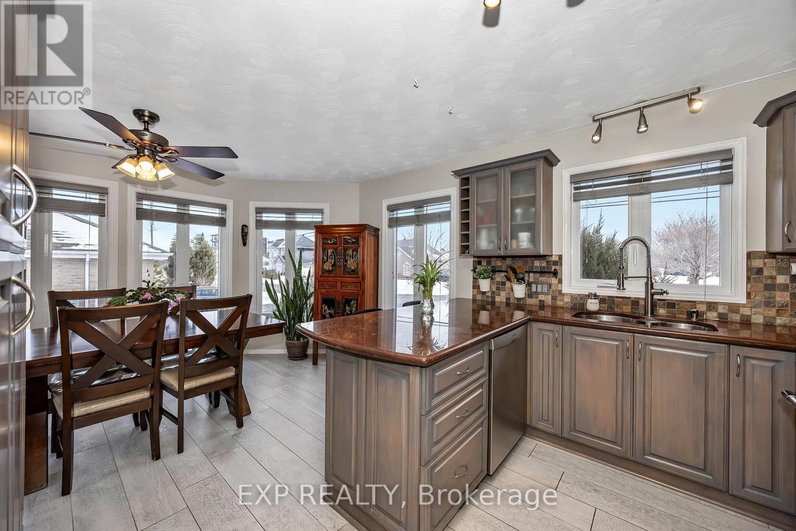 806 LAVAL STREET Image 8