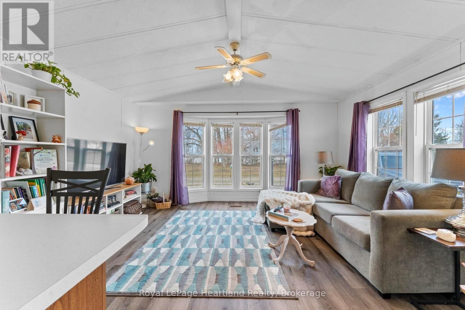 12 IROQUOIS LANE Image 11