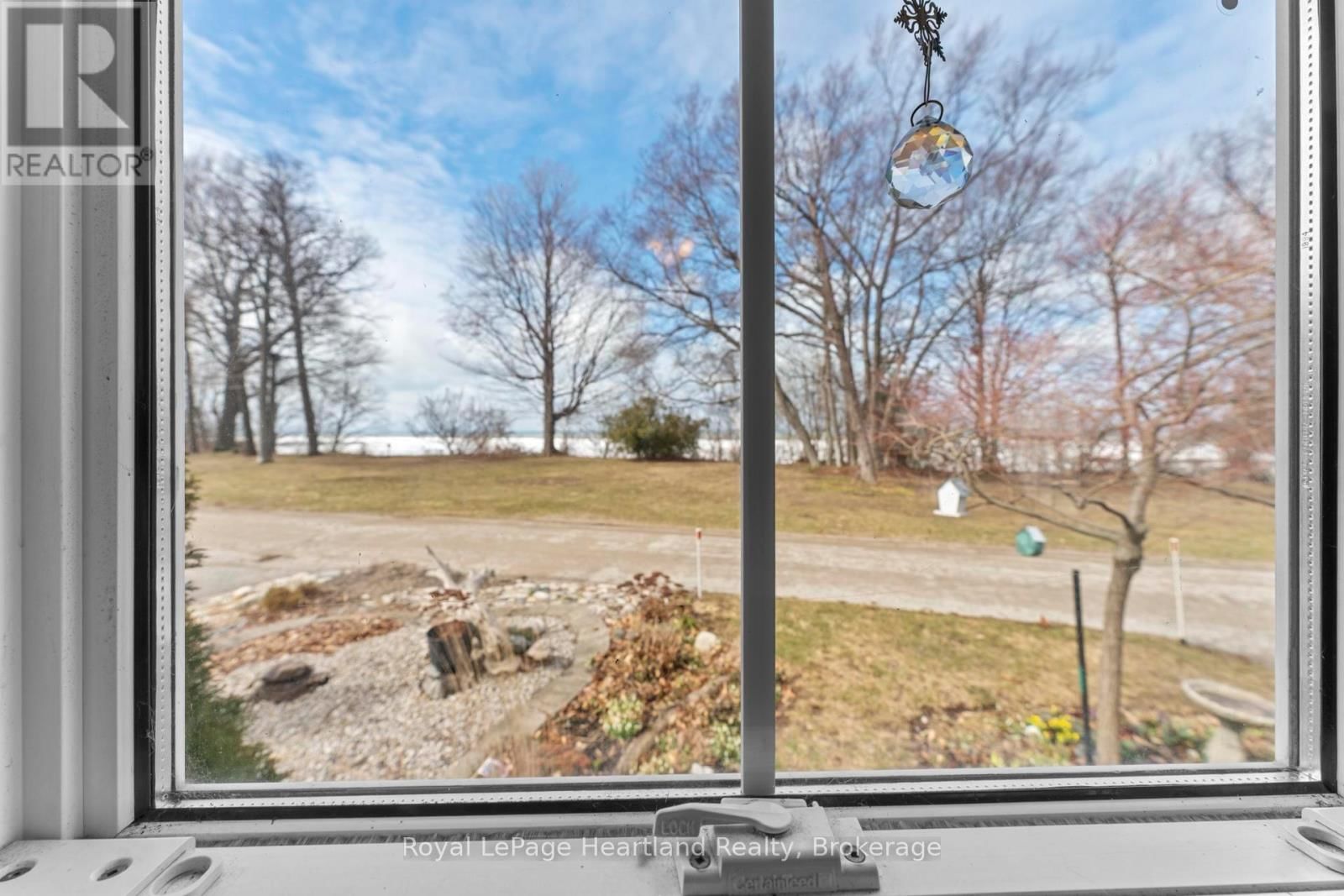 12 IROQUOIS LANE Image 13