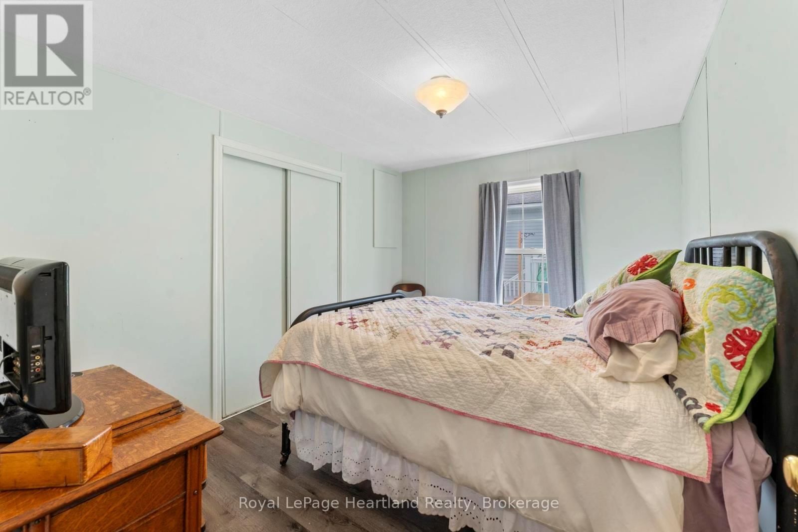 12 IROQUOIS LANE Image 15