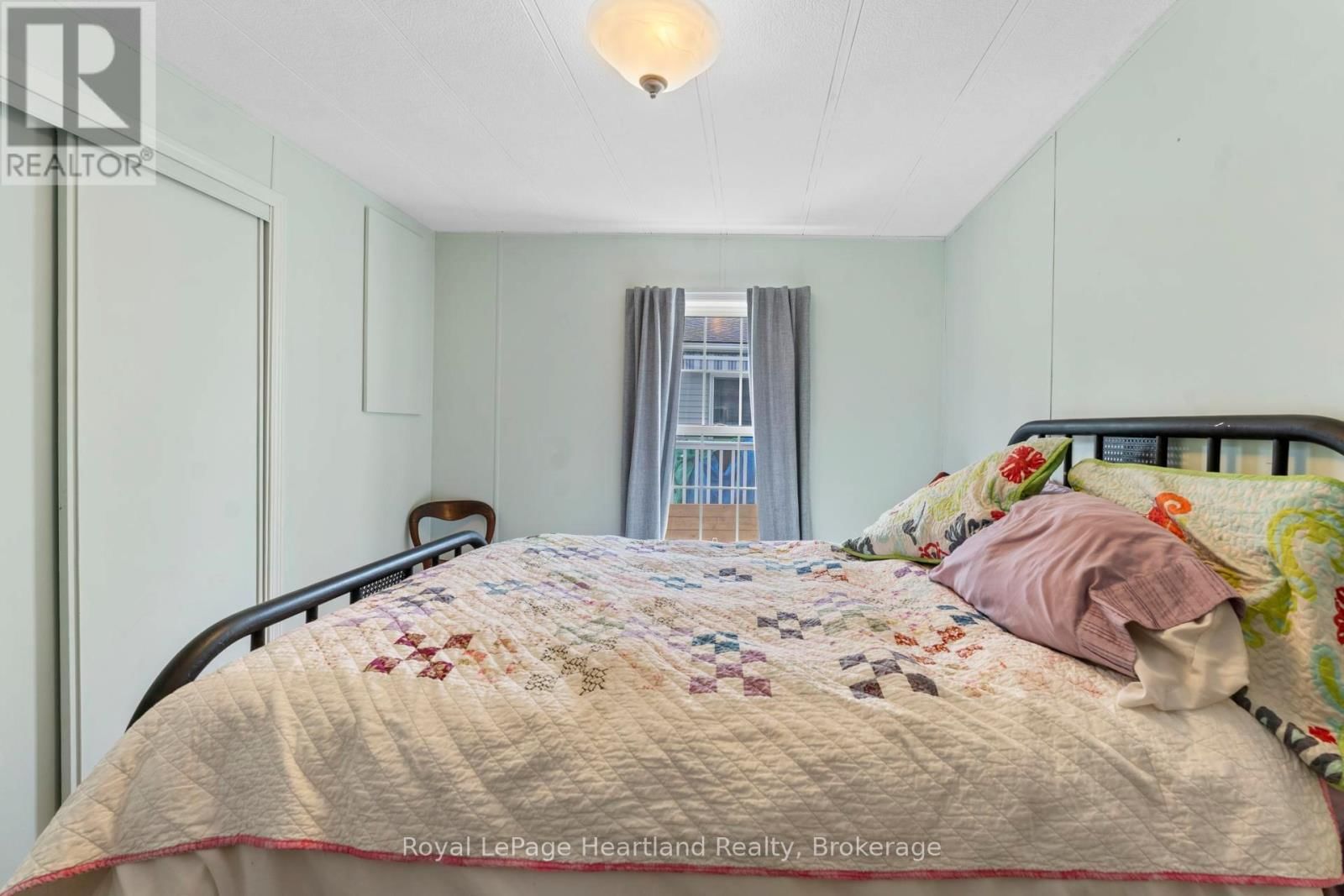 12 IROQUOIS LANE Image 16