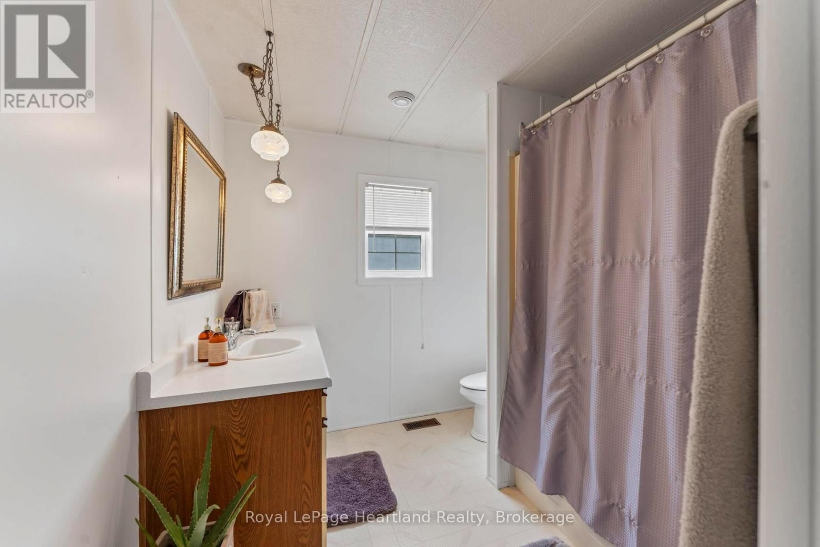 12 IROQUOIS LANE Image 20