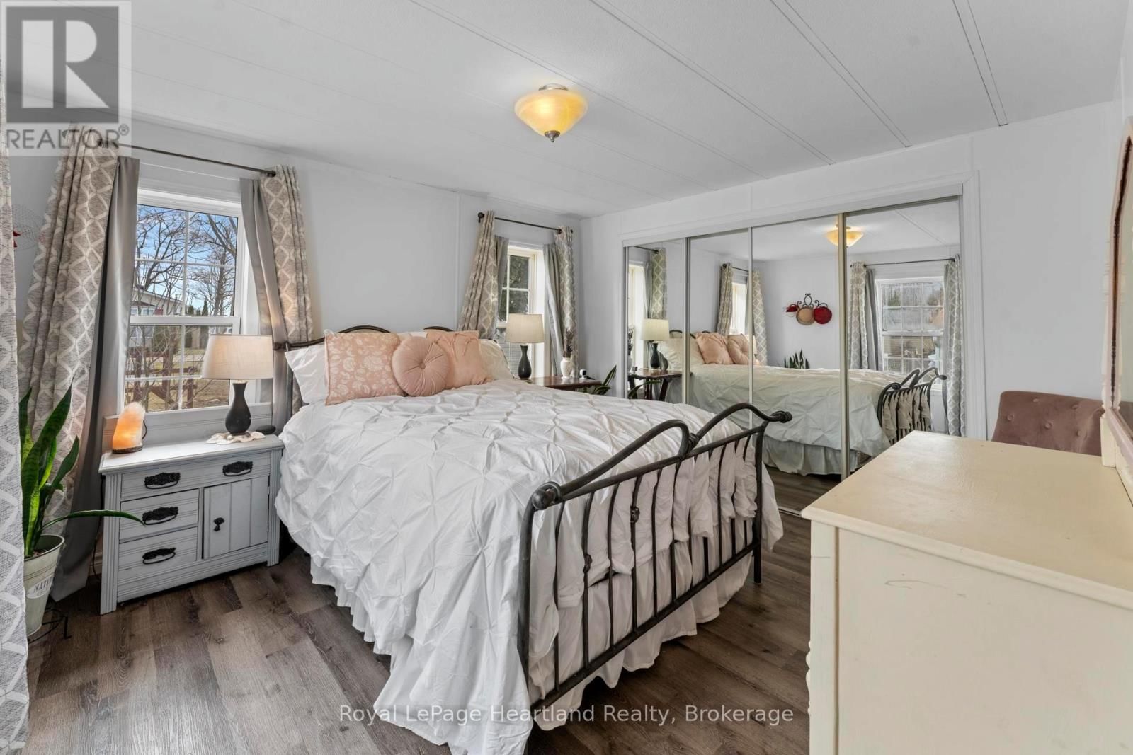 12 IROQUOIS LANE Image 22