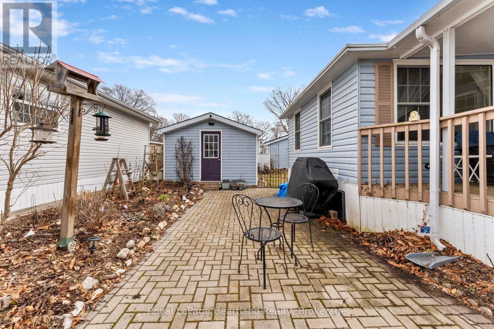 12 IROQUOIS LANE Image 25