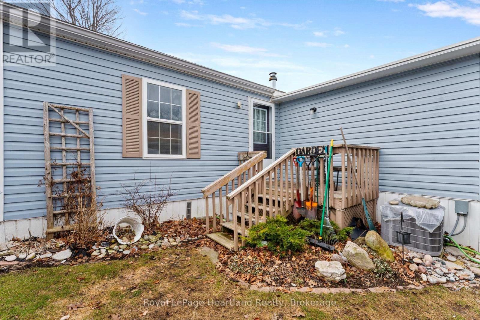 12 IROQUOIS LANE Image 27