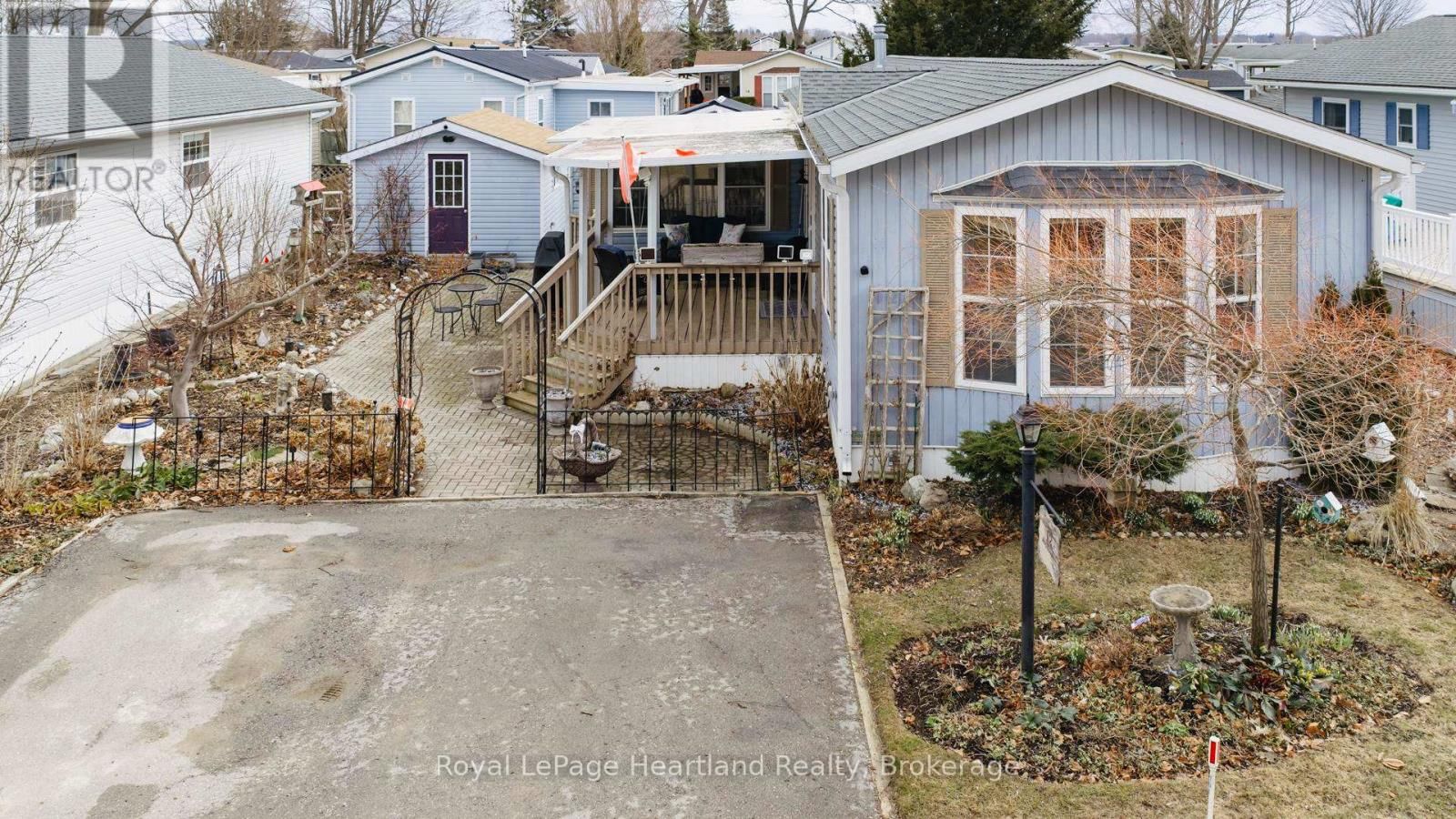 12 IROQUOIS LANE Image 28