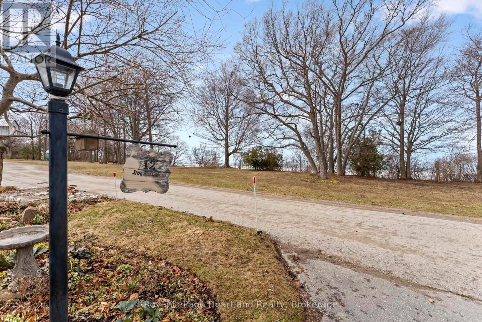 12 IROQUOIS LANE Image 31