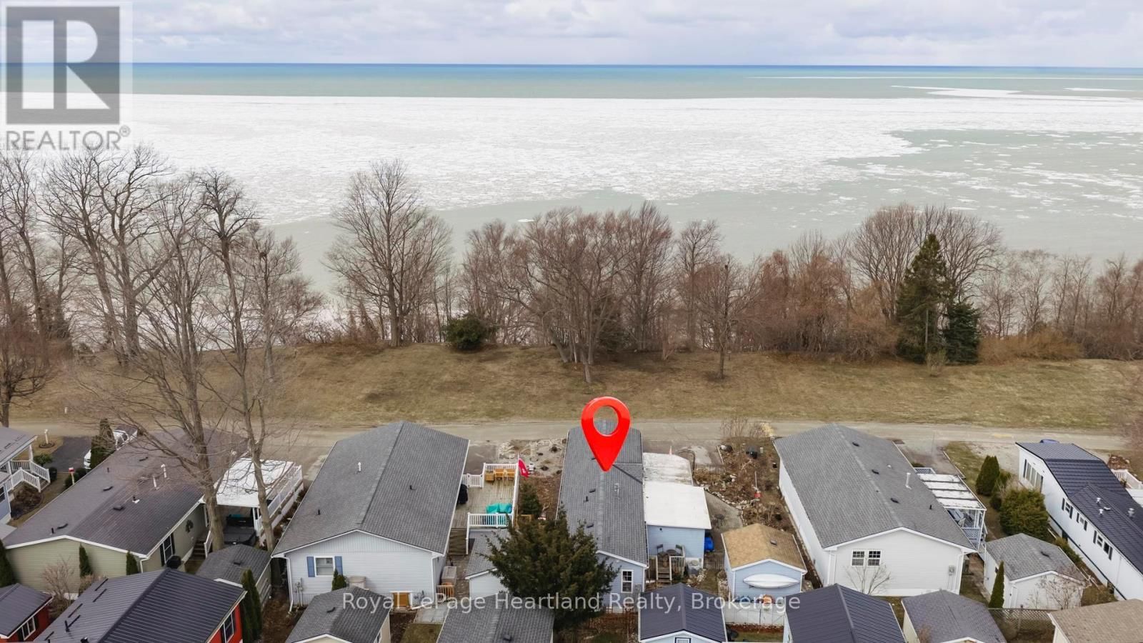 12 IROQUOIS LANE Image 33