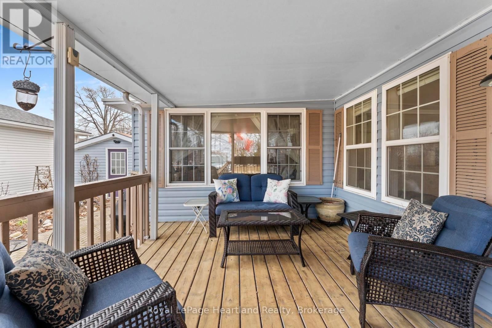 12 IROQUOIS LANE Image 6