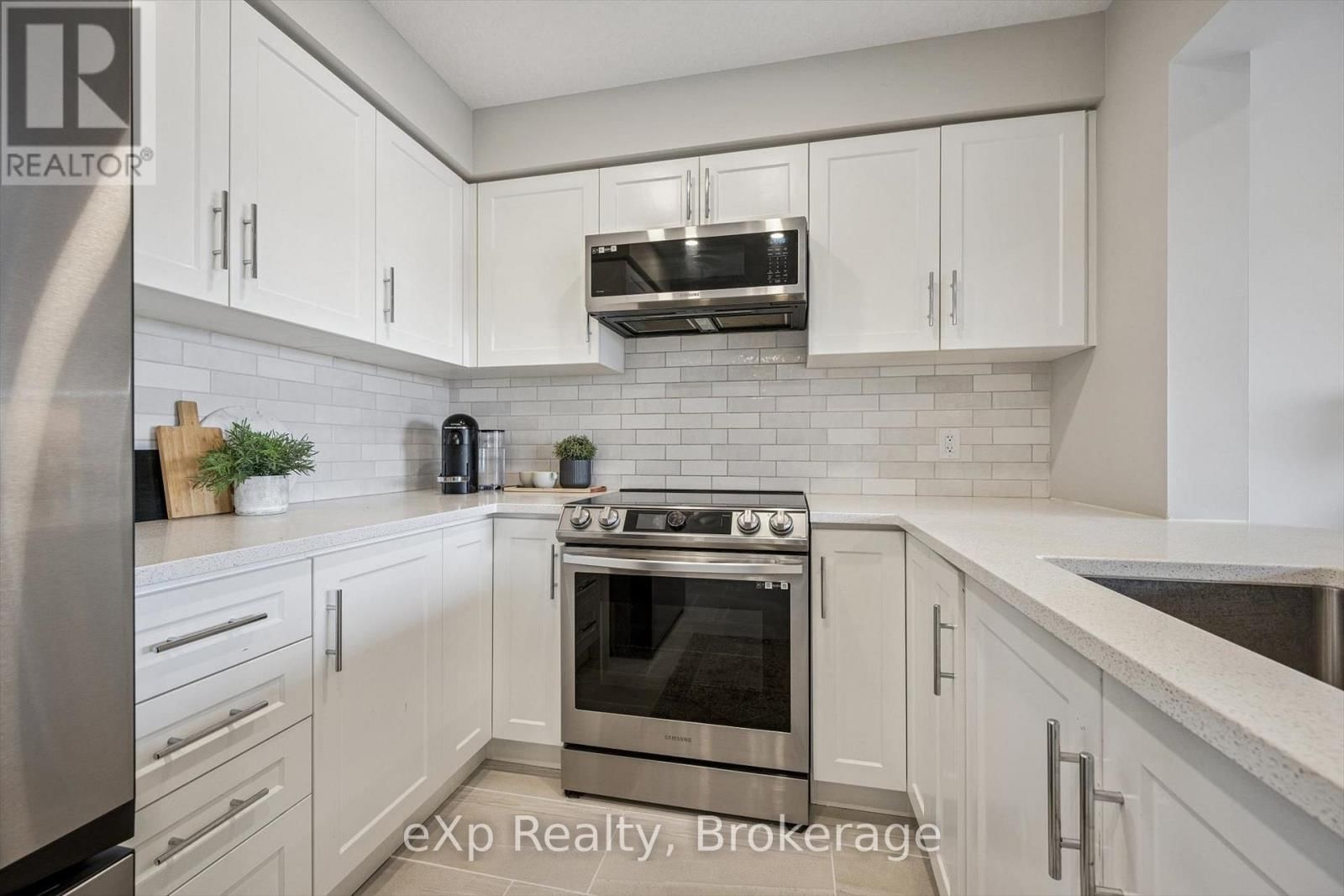 54 MIRANDA PATH Image 13