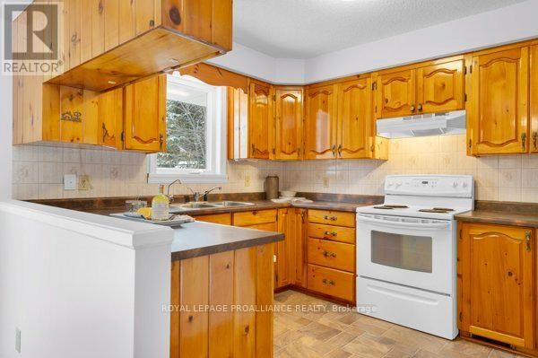 126 HARBOUR STREET Image 14