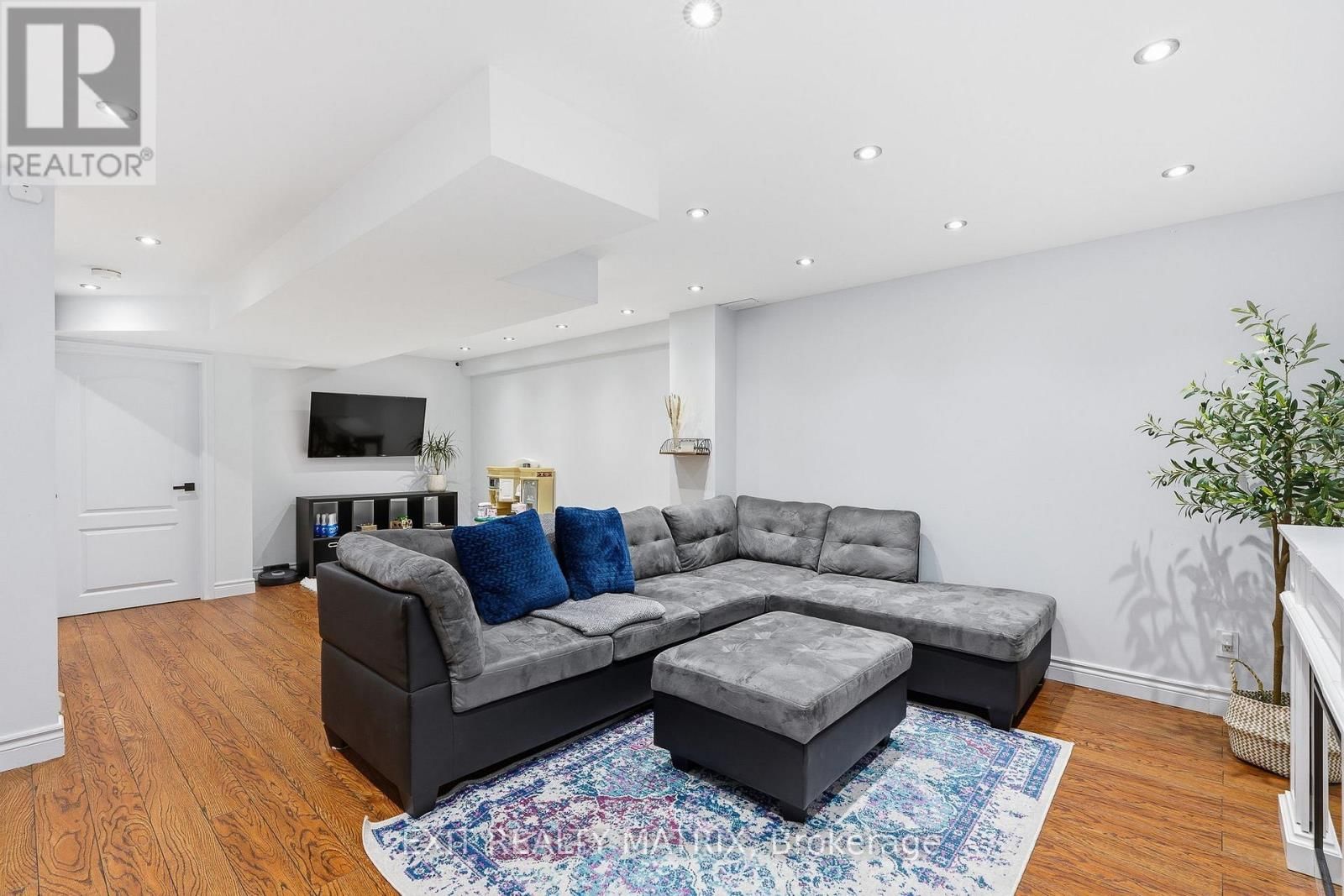 19 DIGNARD STREET Image 27