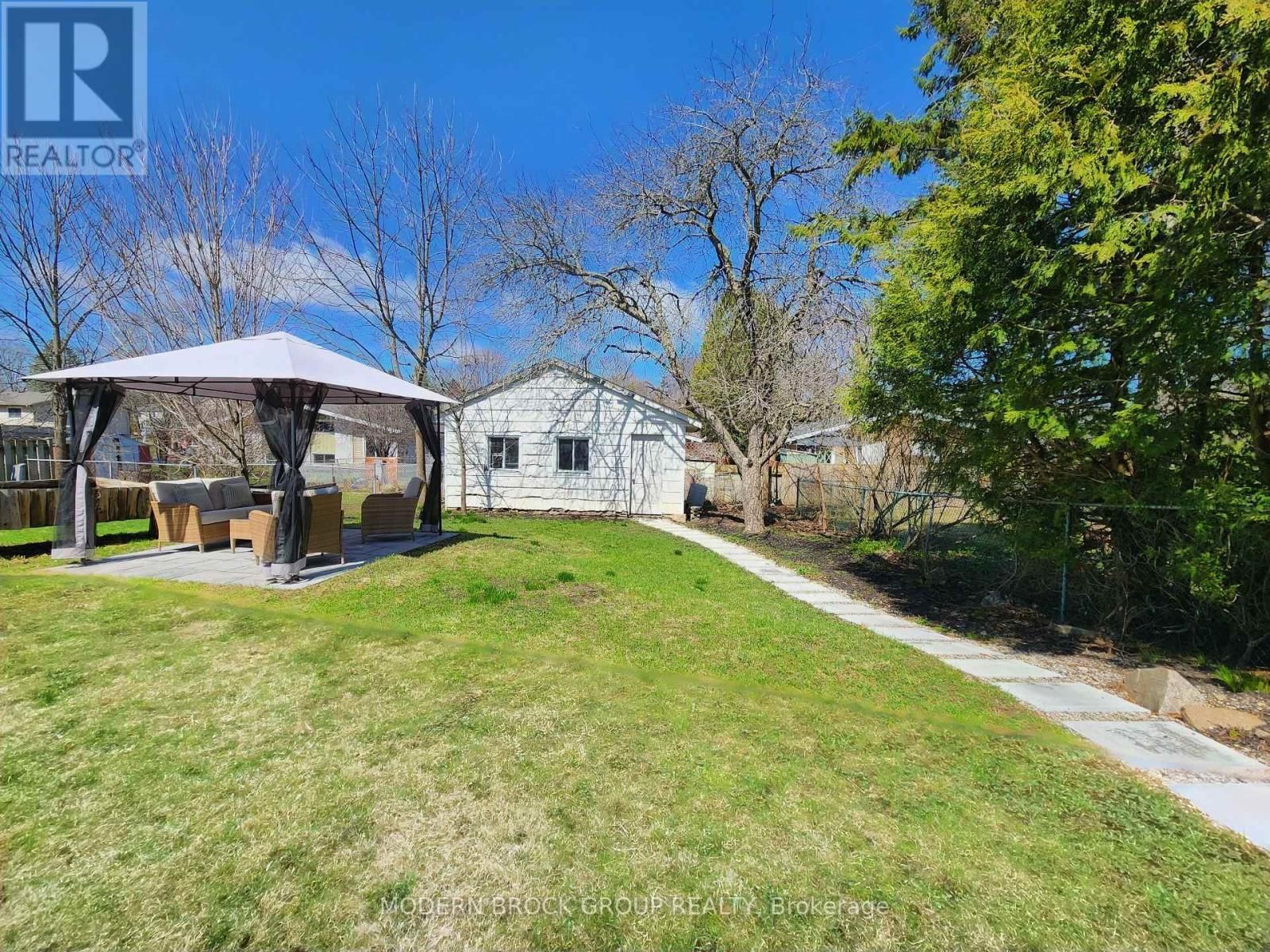 339 ABBOTT STREET Image 36