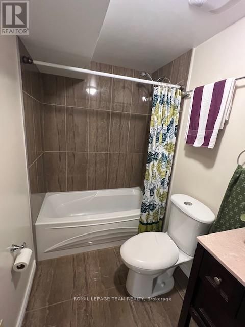 B - 685 EVERLASTING CRESCENT Image 17