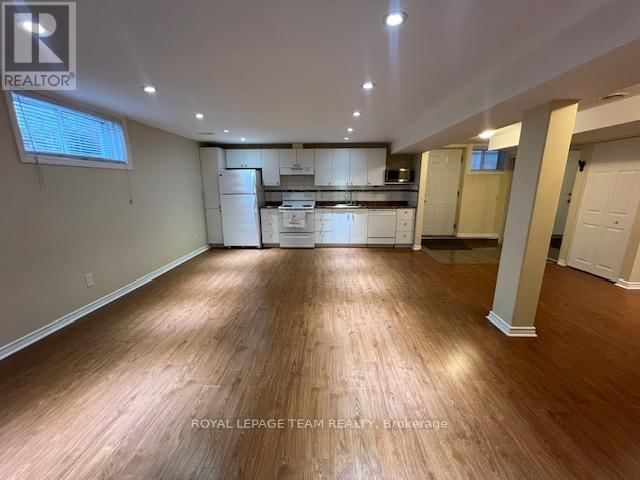 B - 685 EVERLASTING CRESCENT Image 19