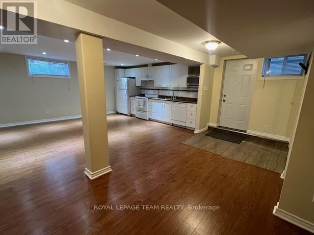 B - 685 EVERLASTING CRESCENT Image 6