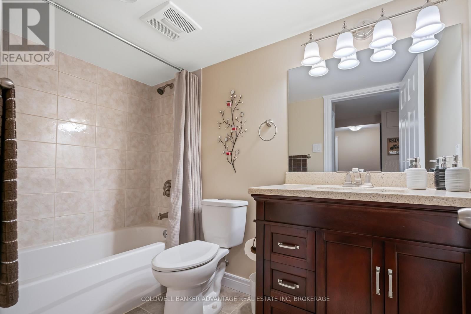 23 - 125 WOODLAWN ROAD Image 23