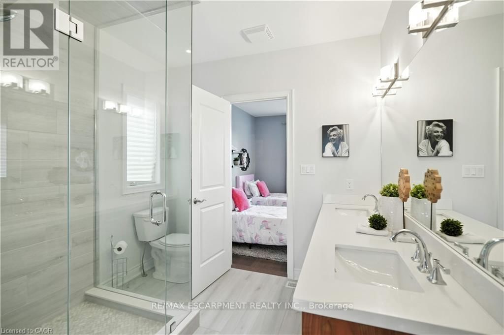 103 LAMPMAN DRIVE Image 28