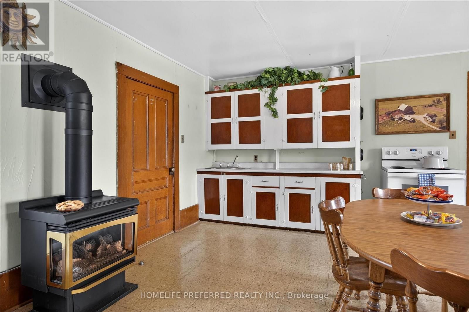 2758 28 HIGHWAY Image 12