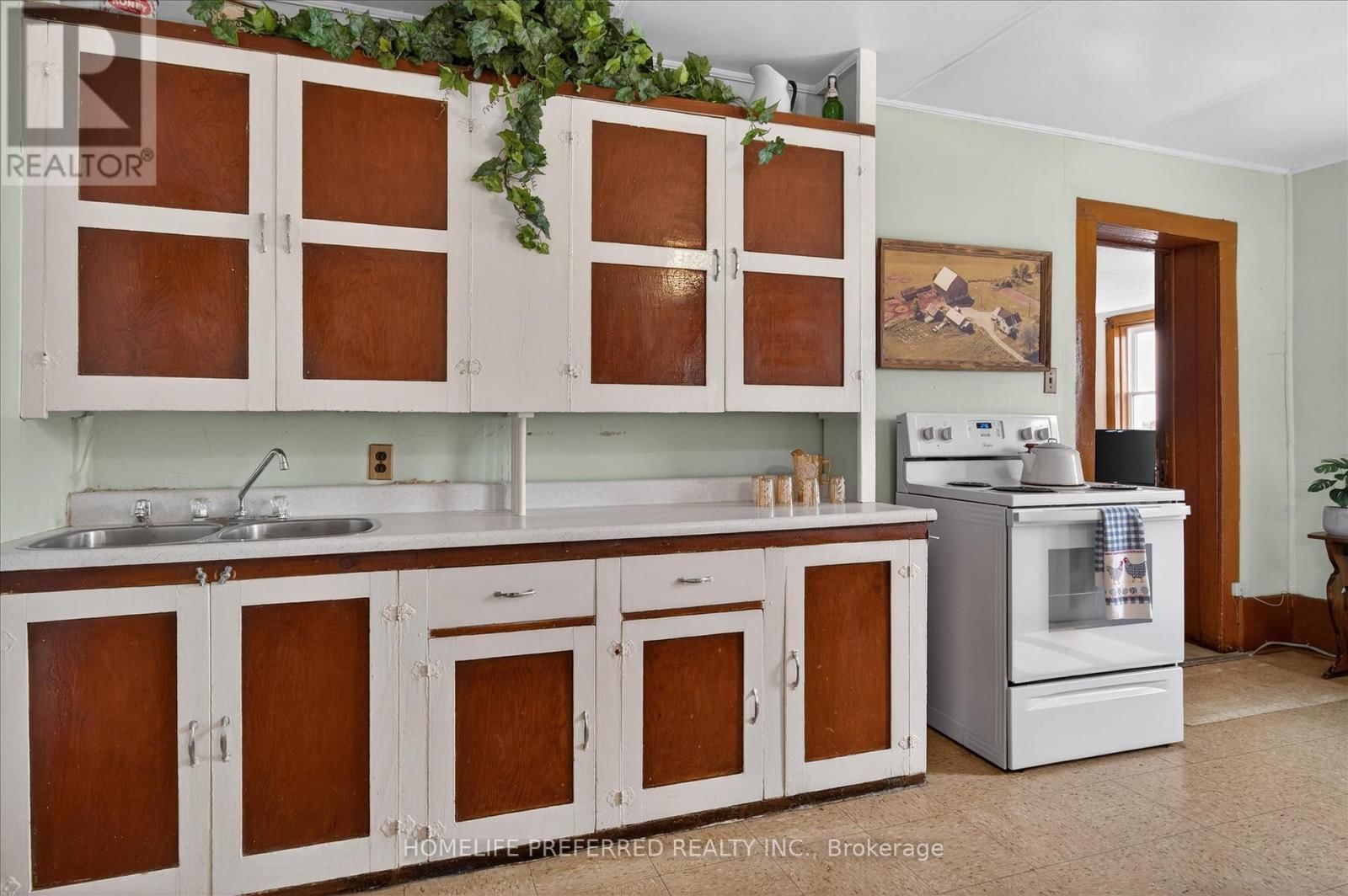 2758 28 HIGHWAY Image 14