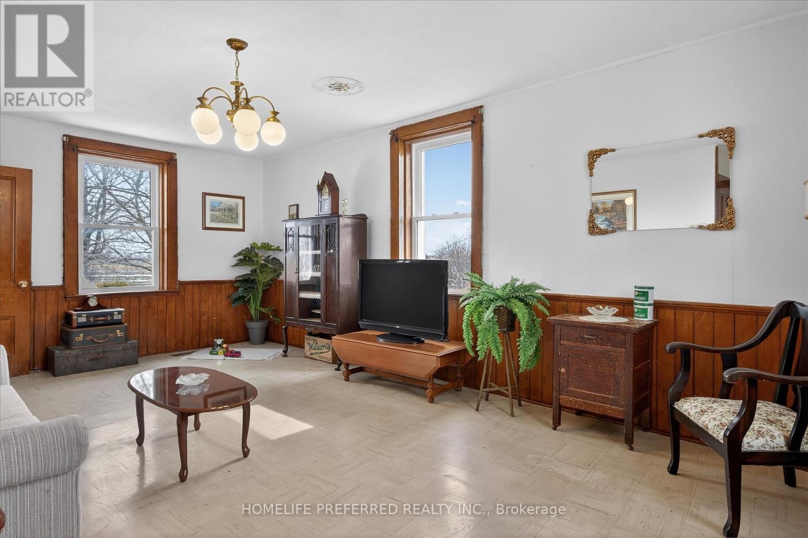 2758 28 HIGHWAY Image 19