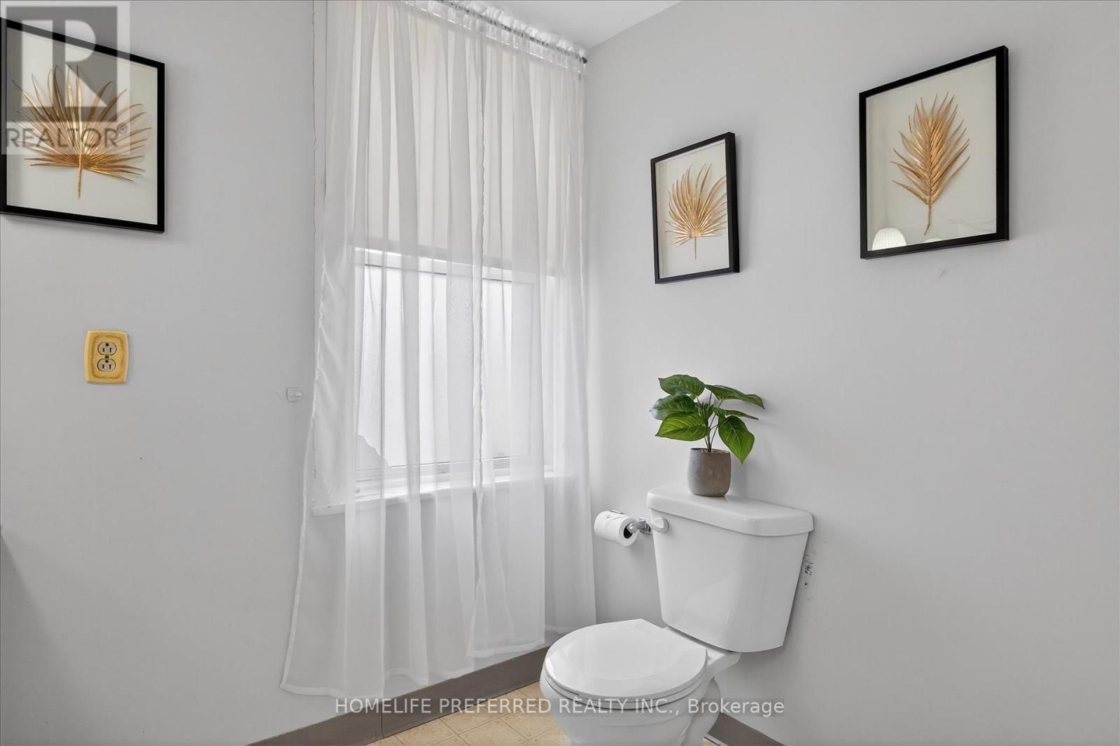 2758 28 HIGHWAY Image 40