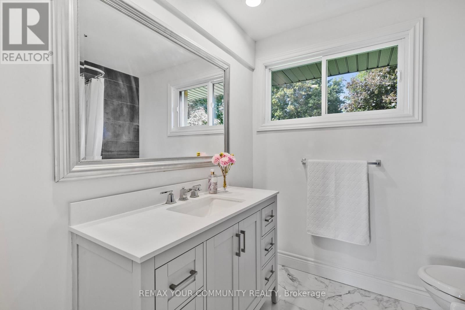 50 OAK AVENUE Image 15