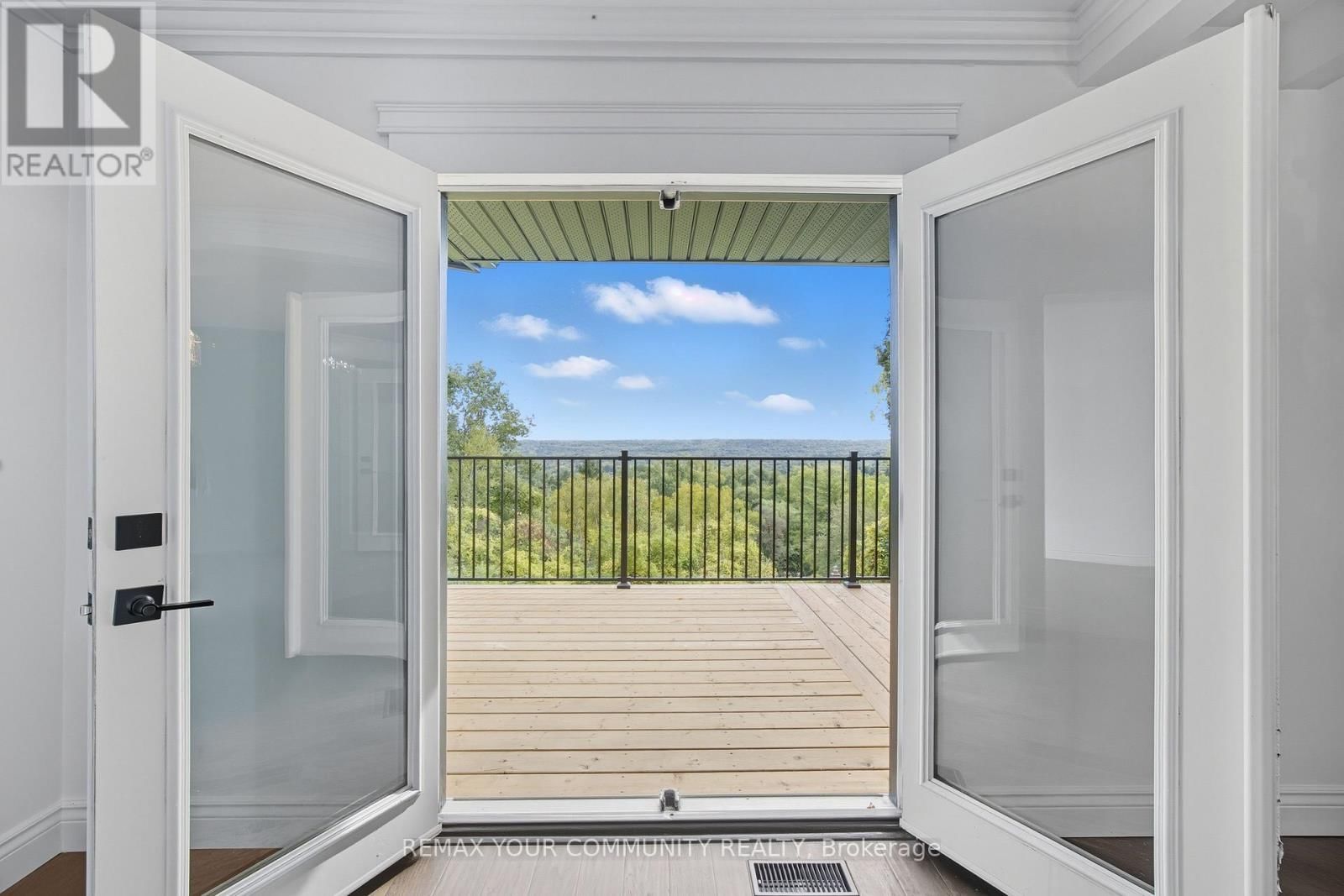 50 OAK AVENUE Image 8