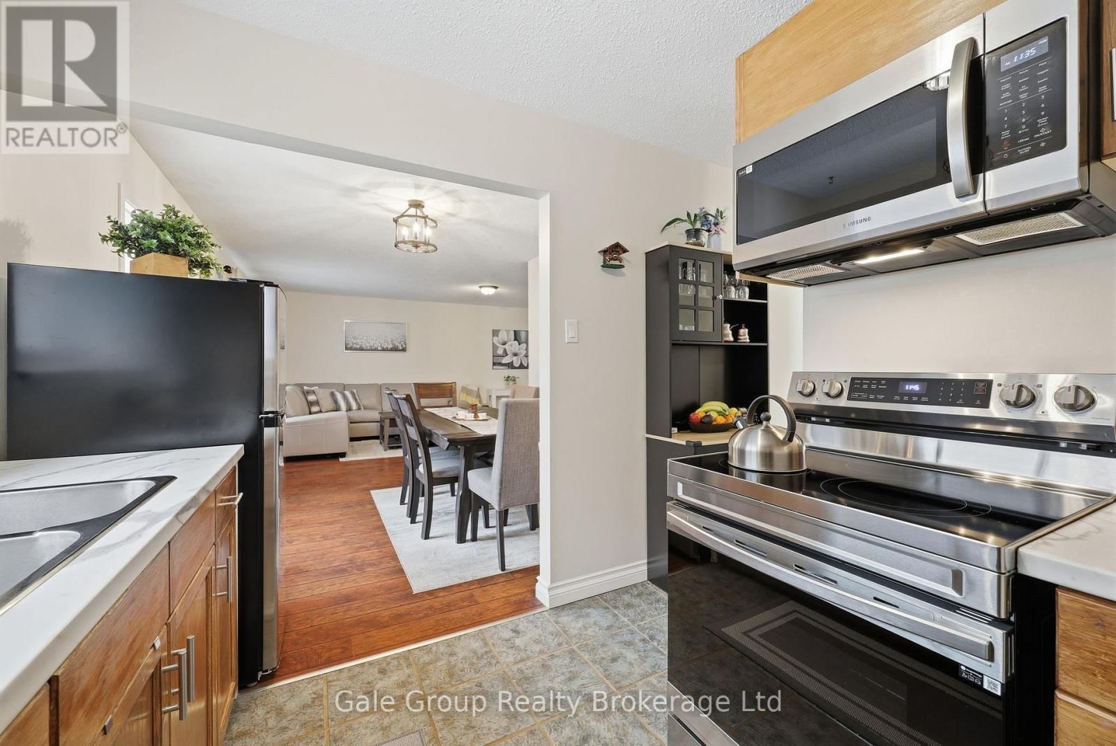 599 GAINSBOROUGH ROAD Image 23