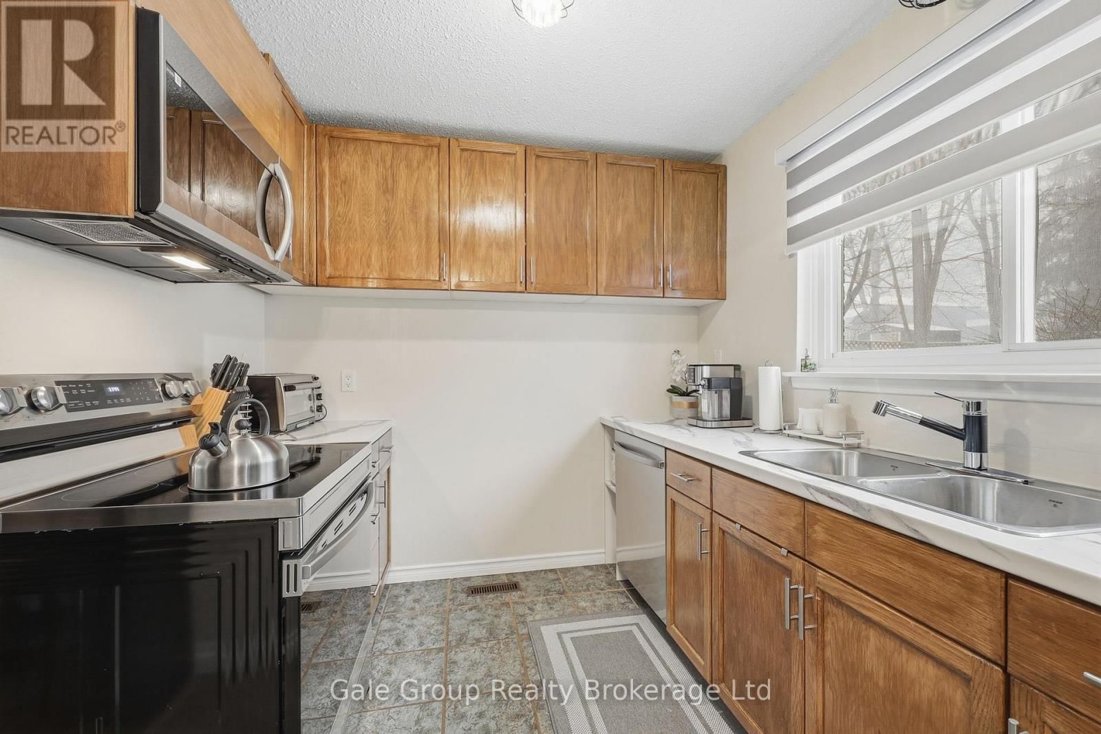 599 GAINSBOROUGH ROAD Image 25