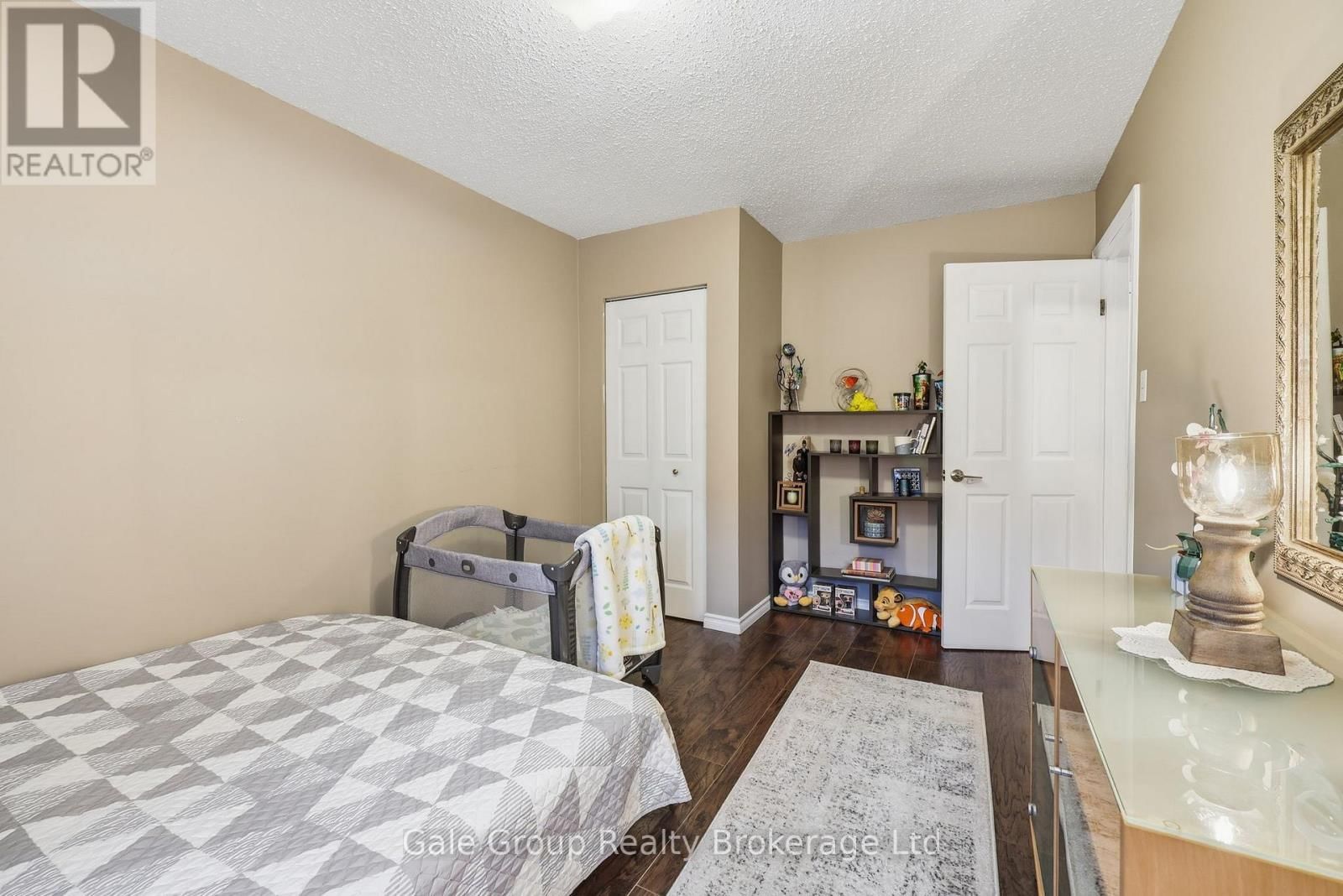 599 GAINSBOROUGH ROAD Image 32