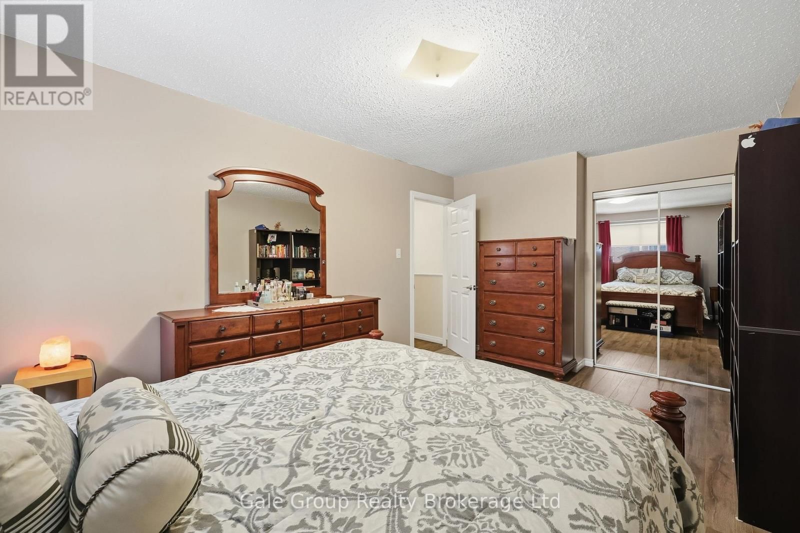 599 GAINSBOROUGH ROAD Image 36