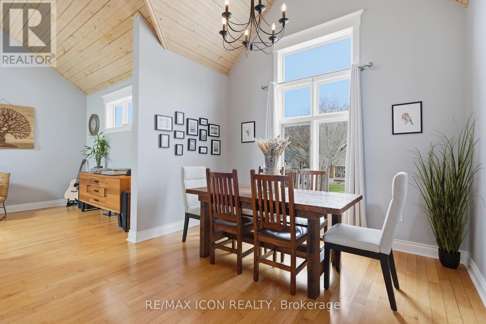 318 SELBOURNE DRIVE Image 18