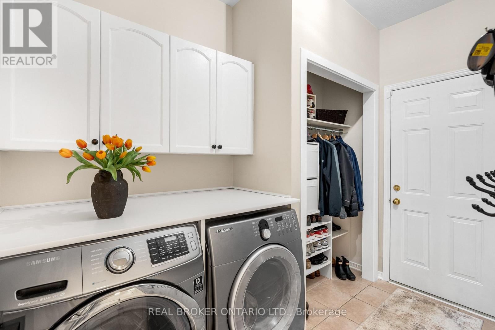 41 GOLDER'S GREEN LANE Image 23