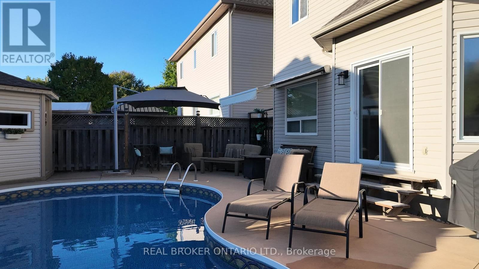 41 GOLDER'S GREEN LANE Image 47