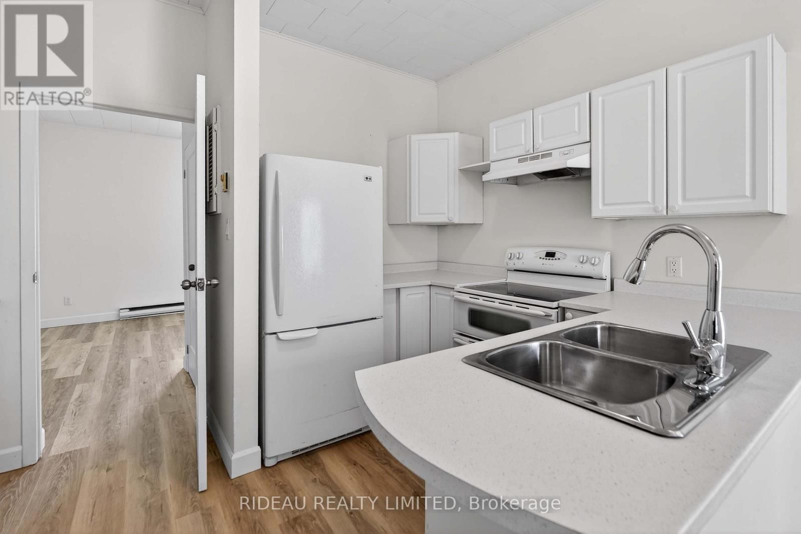 26 RIDEAU STREET Image 10